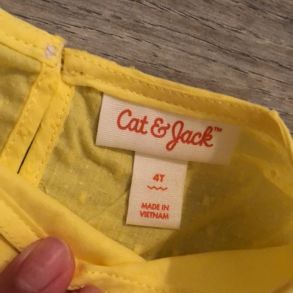 Yellow 2 piece ruffle top and shorts summer outfit NWT - Picture 4 of 6